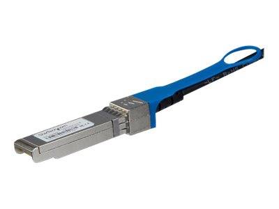 Blaues und silbernes Glasfaser-Transceiver-Modul mit Zuglasche auf weißem Hintergrund.