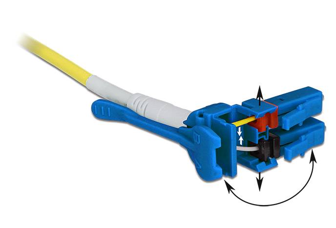 Glasfaser-Stecker mit blauem Gehäuse, das einen Drück-Zieh-Verriegelungsmechanismus und Ausrichtungspfeile zeigt, die veranschaulichen, wie der Stecker eingeführt und entriegelt wird.