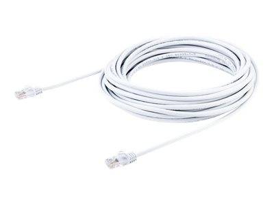 Aufgerolltes weißes Ethernet-Kabel mit RJ45-Steckern an beiden Enden, dargestellt vor einem einfachen weißen Hintergrund.