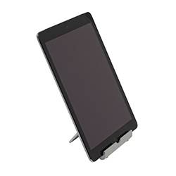 Schwarzes Touchscreen-Smartphone in Schrägansicht auf weißem Hintergrund, gestützt auf einem kleinen Ständer.