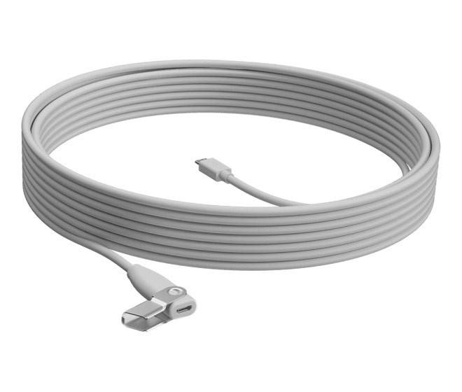 Aufgerolltes weißes USB-Ladekabel mit USB-A- und USB-C-Anschlüssen auf weißem Hintergrund.