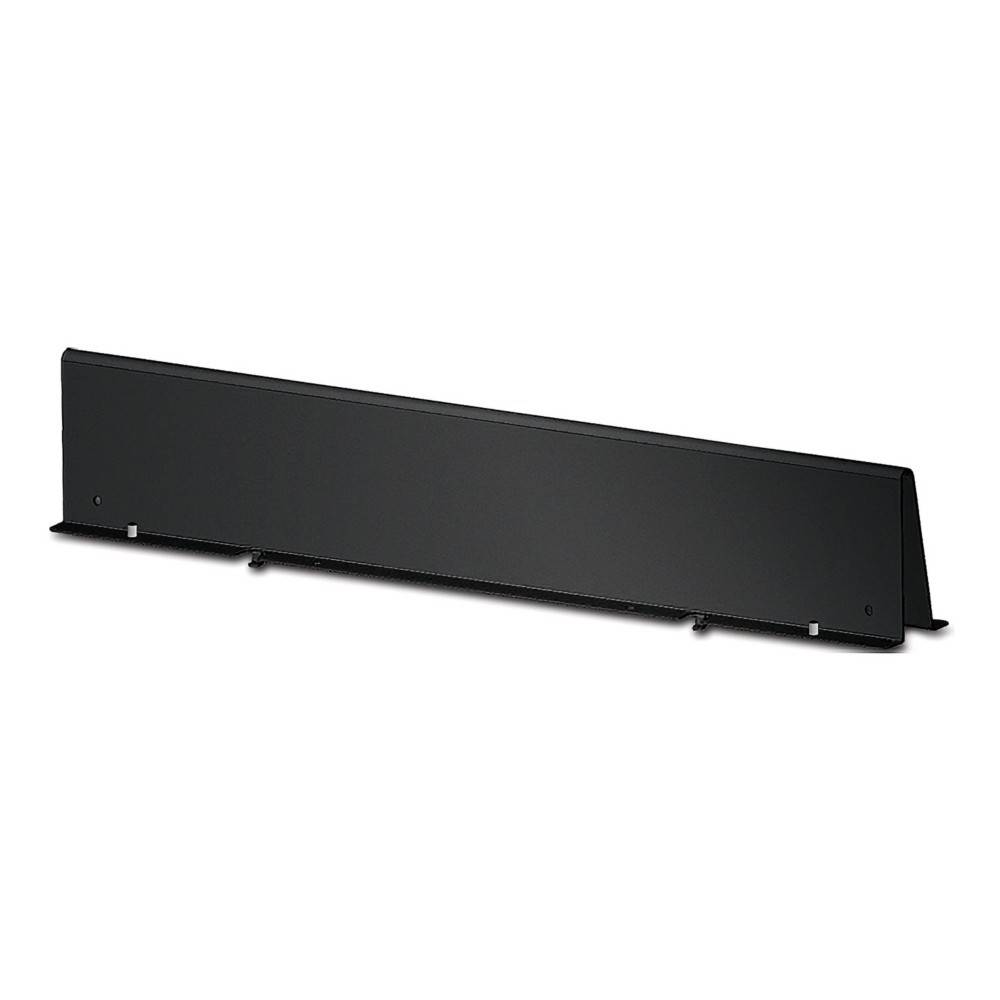 Eine schwarze Soundbar mit minimalistischem Design, seitliche Ansicht unter einem Winkel, die darauf ausgelegt ist, die Audioqualität in Heimunterhaltungssystemen zu verbessern.