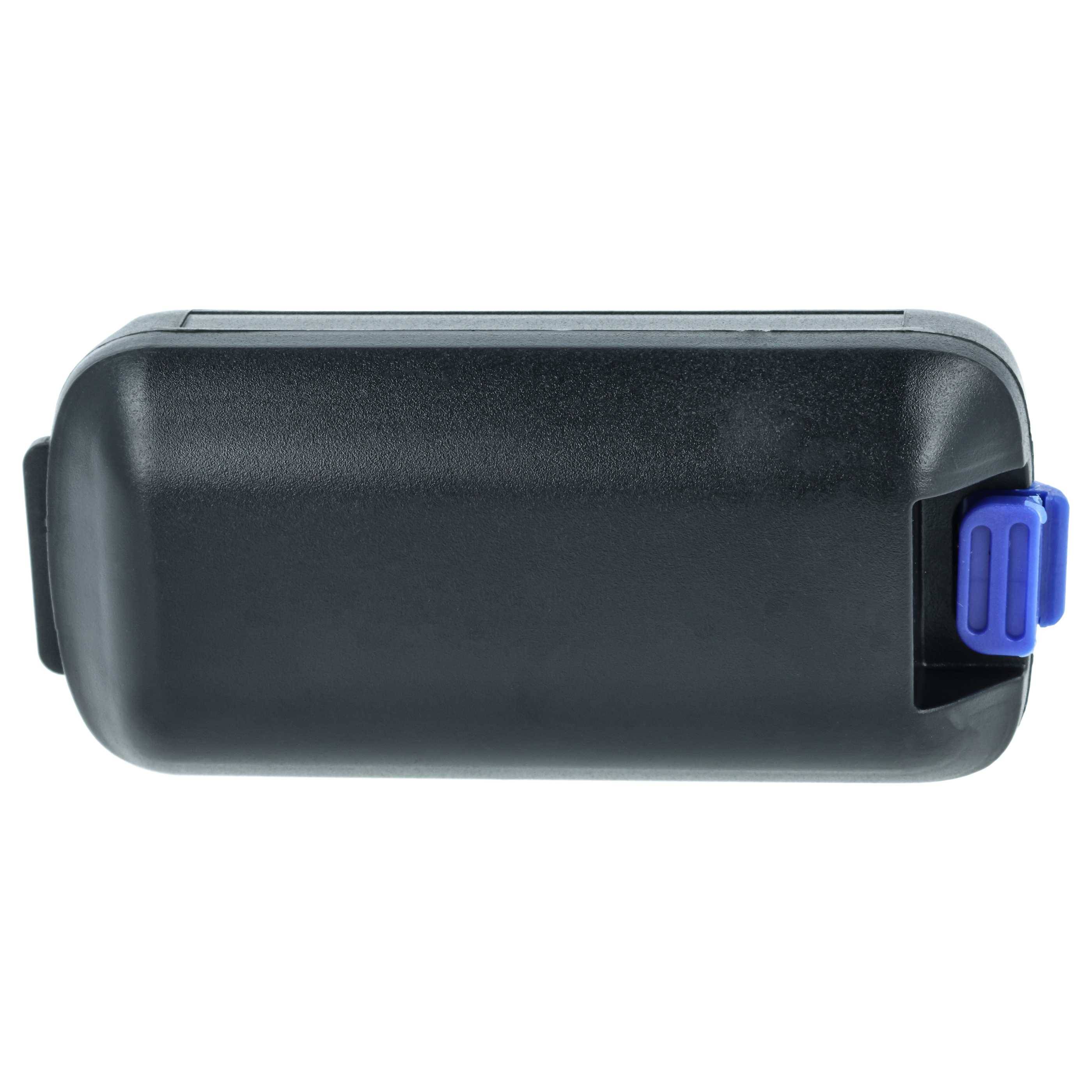 Ein schwarzes rechteckiges Kunststoffobjekt mit einer blauen Verriegelung an der Seite. Es sieht aus wie eine Batterie oder ein Gehäuse mit einem sicheren Verschluss.