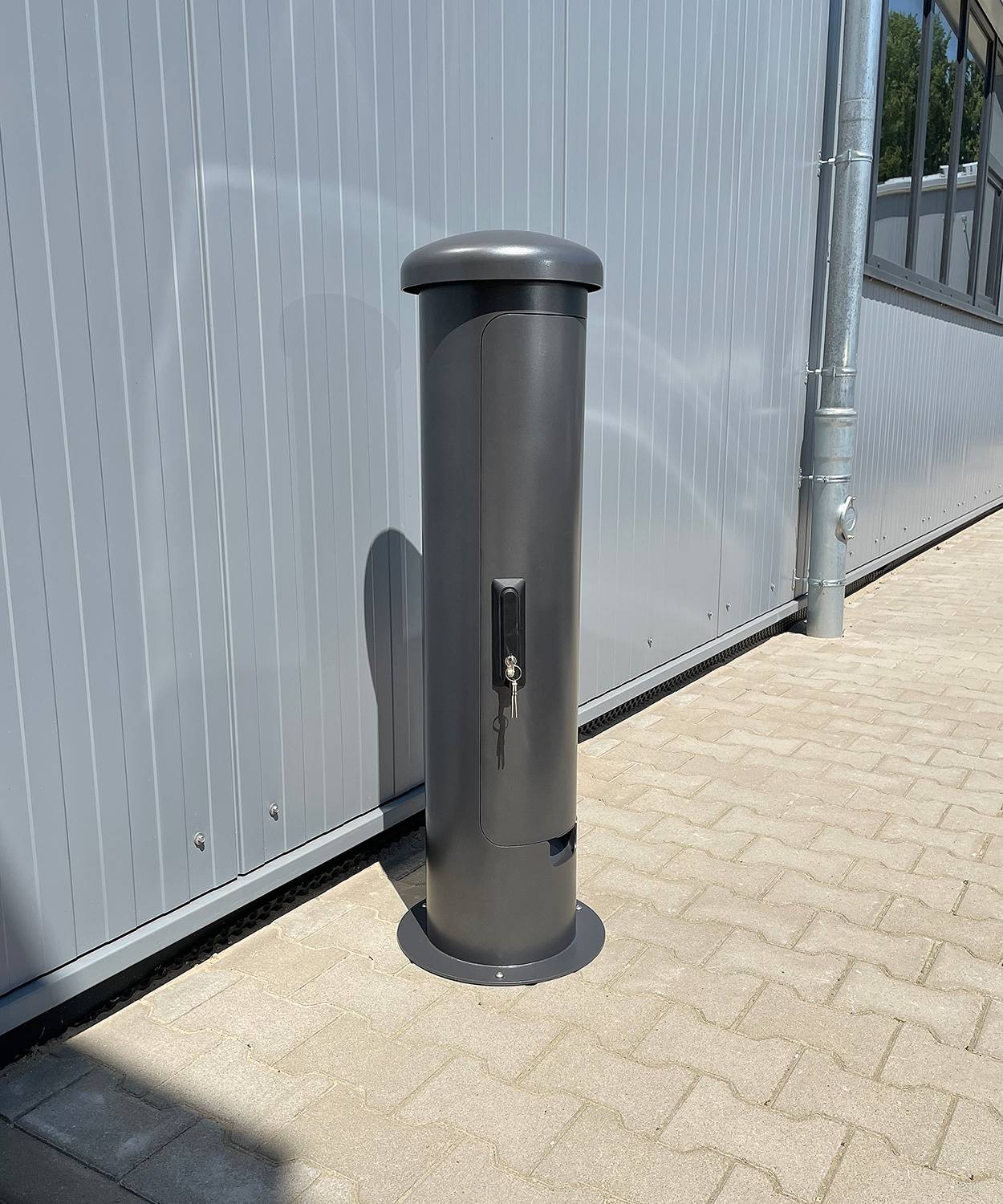 Energiesäule ESP14; 1x CEE 5/16A, 4x Schuko, FI und LS- Absicherung, RAL