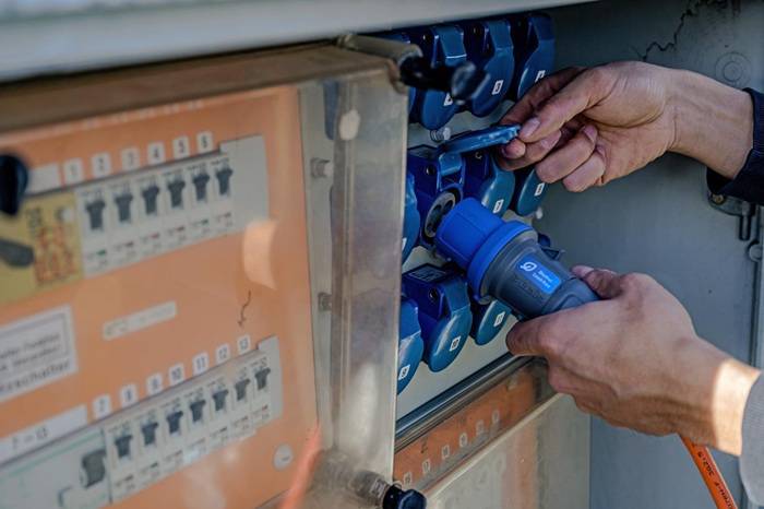 Camping-Verlängerungskabel H07RN-F 3G2,5 Kabel-L.5m IP44 Gummi-Neopren orange