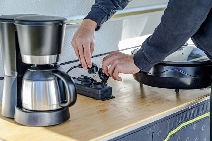 Steckdosenverteiler H07RN-F 3G1,5 2-fach IP44 Kabel-L.2m Gummi-Neopren schwarz