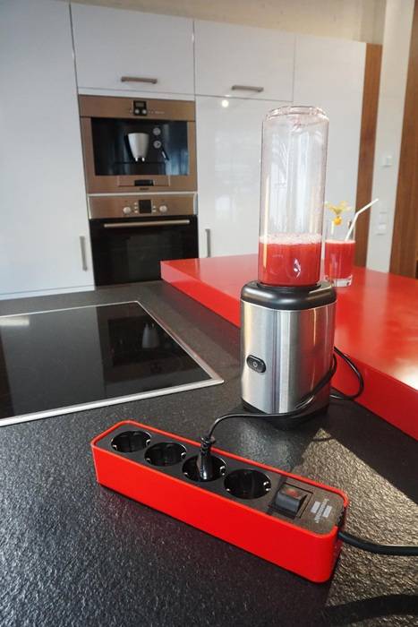 Steckdosenleiste Ecolor 4fach Kabel-L.1,5m rot/schwarz m.Schalter BRENNENSTUHL