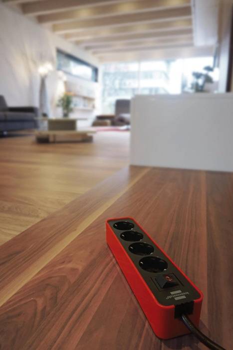 Steckdosenleiste Ecolor 4fach Kabel-L.1,5m rot/schwarz m.Schalter BRENNENSTUHL