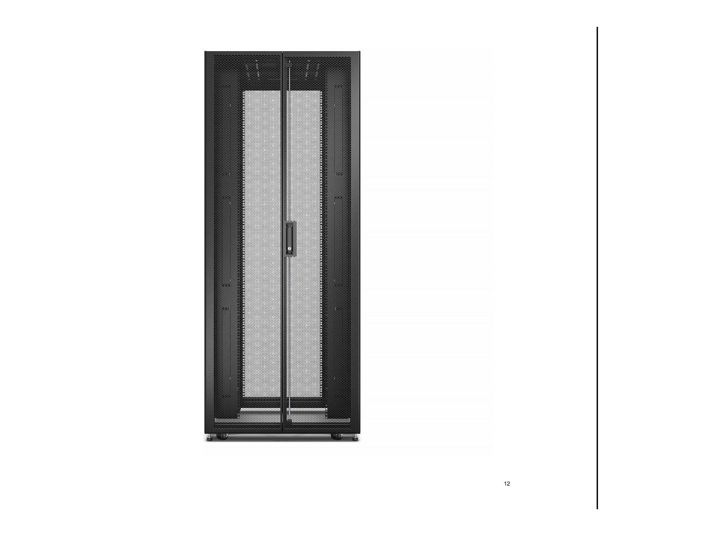 Schwarzer Serverrack-Schrank mit Frontgitter-Tür, geeignet für die Unterbringung von IT-Ausrüstung und Verbesserung der Kühleffizienz.
