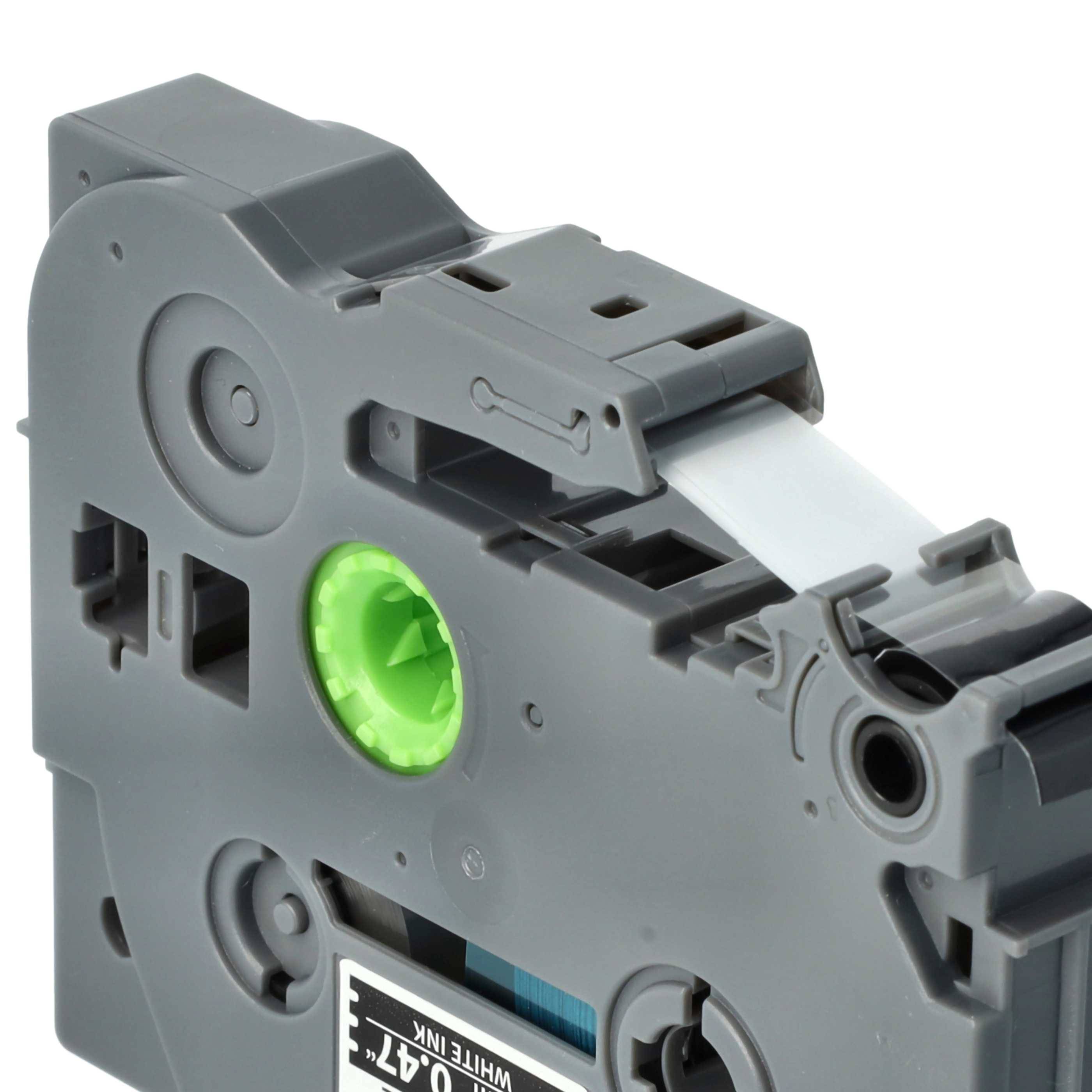 Eine Nahaufnahme einer grau-grünen Etikettenbandpatrone mit teilweise ausgezogenem Band, entworfen für die Verwendung in Etikettendruckern.