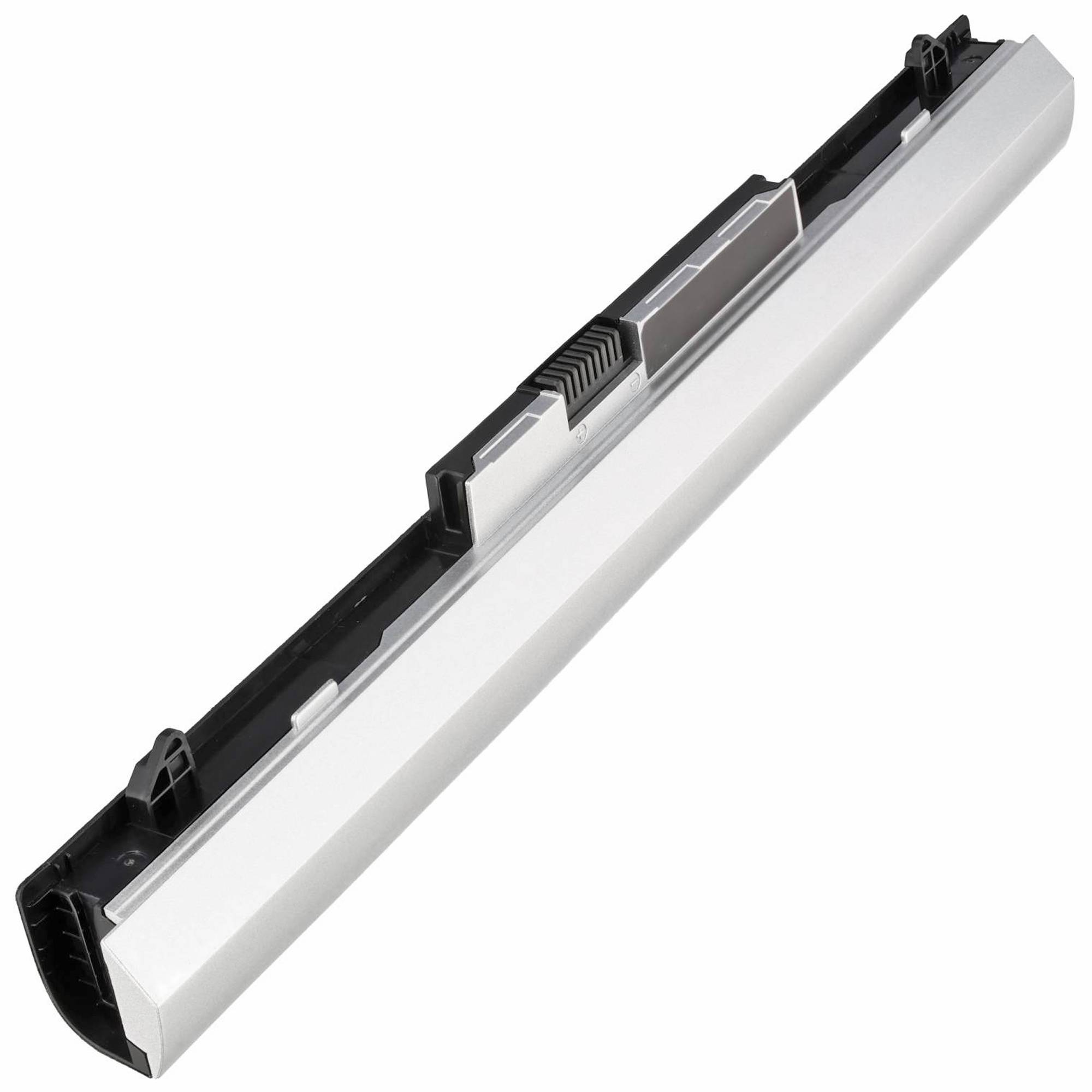 Silber- und schwarze Druckertonerkassette in schräger Perspektive auf weißem Hintergrund.