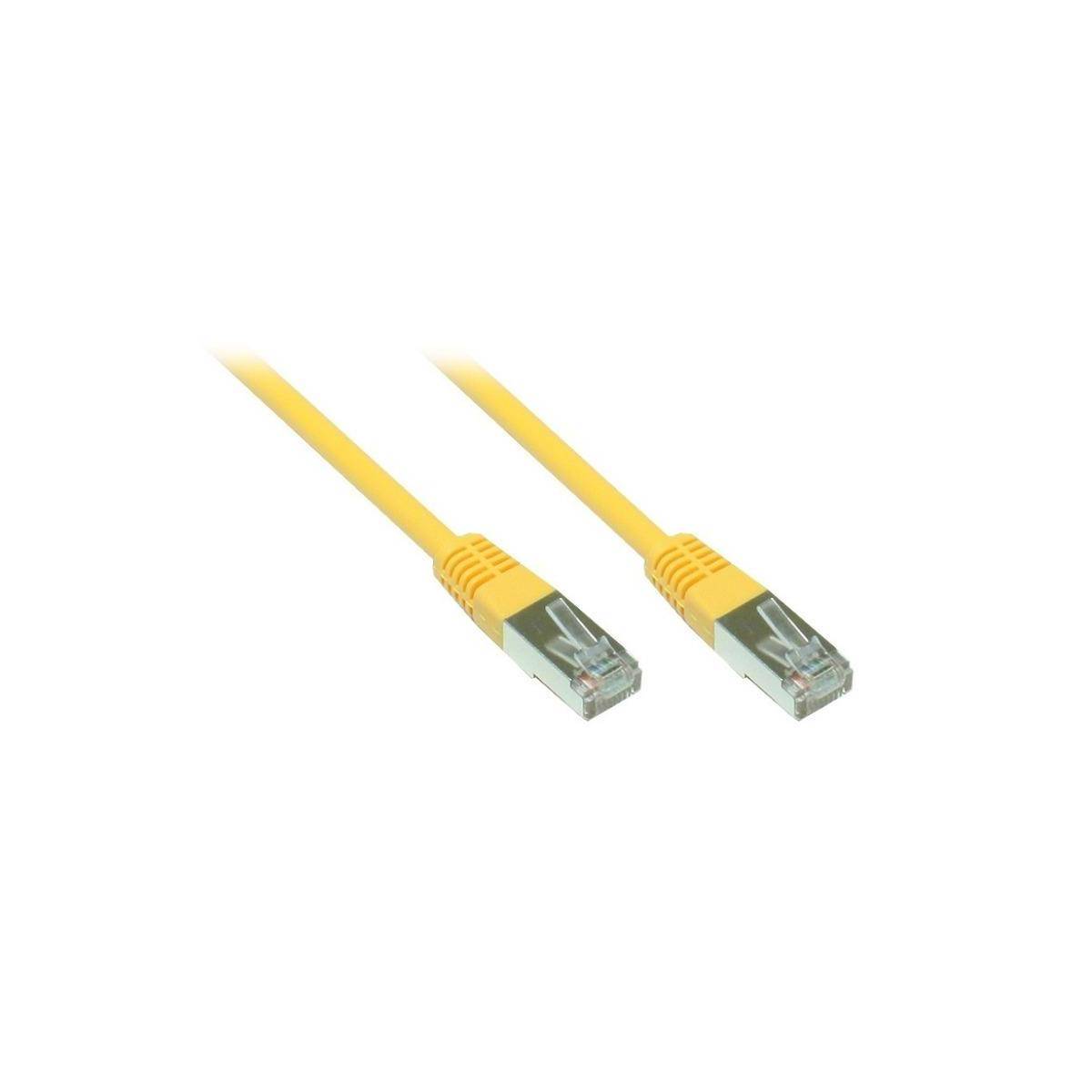Ein gelbes Ethernet-Kabel mit zwei transparenten Steckern an jedem Ende, verwendet für Netzwerkverbindungen.