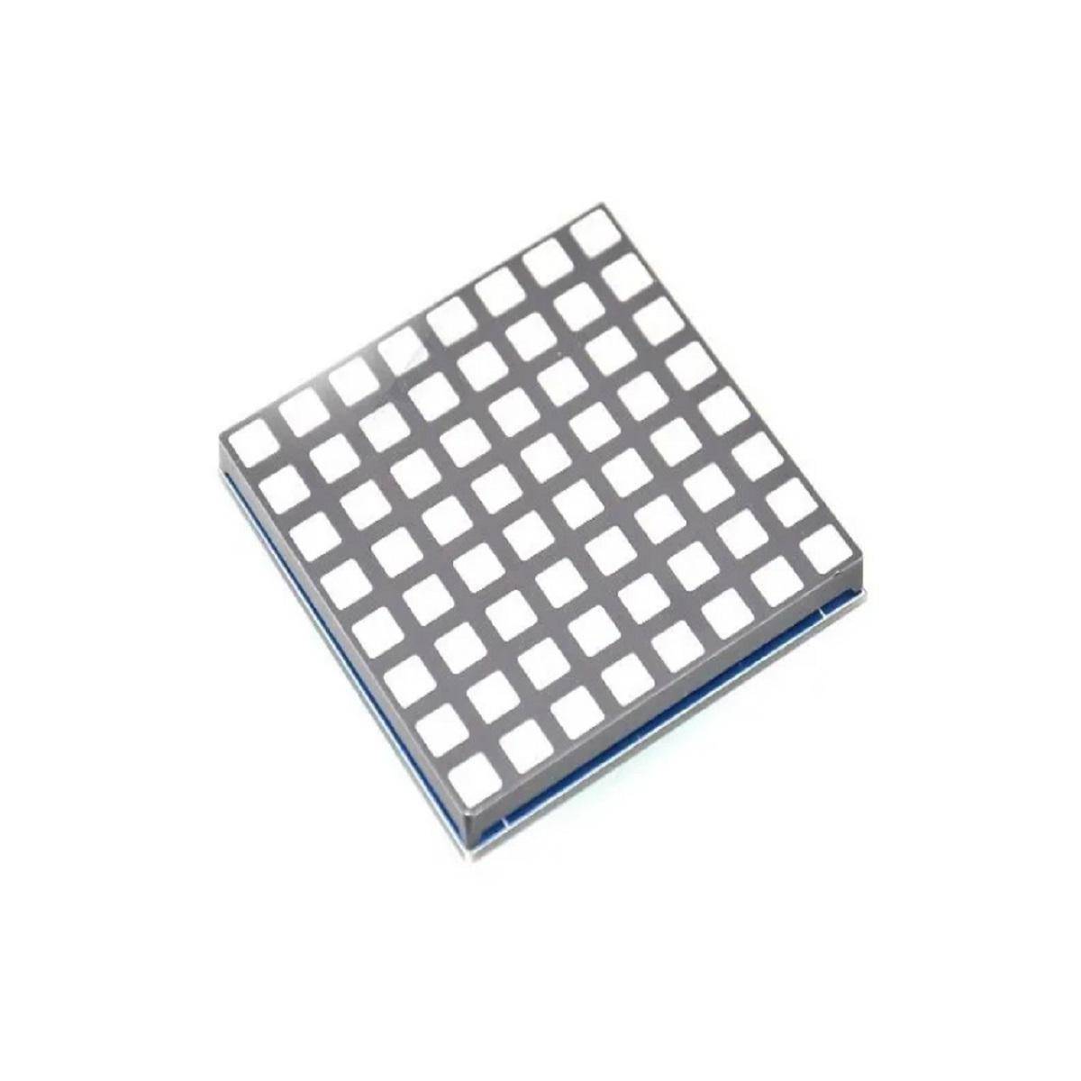 Eine quadratische LED-Matrix mit einem Raster von kleinen, gleichmäßig angeordneten Lichtern auf weißem Hintergrund, aus einem Blickwinkel betrachtet.