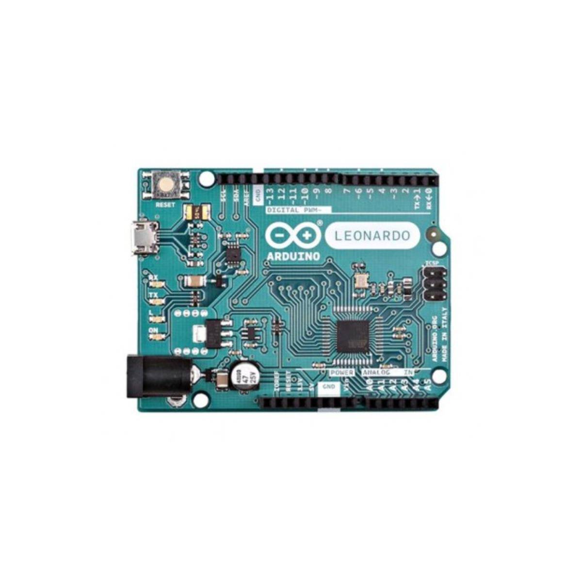 Arduino Leonardo Mikrocontroller-Board, das verschiedene elektronische Komponenten und Anschlüsse zeigt, verwendet für Elektronik-Projekte.