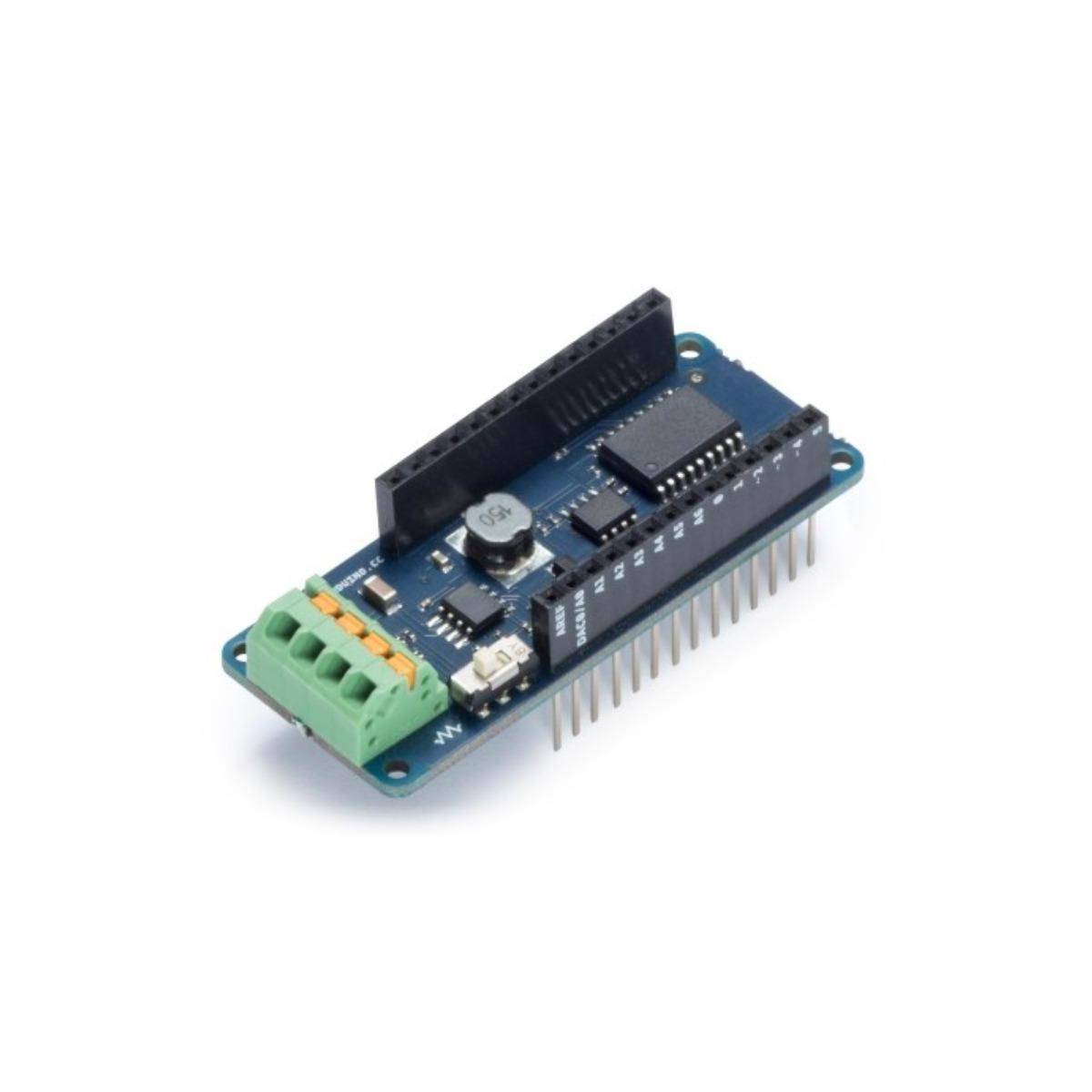 Eine Nahaufnahme eines kleinen blauen Arduino-Shields mit einem grünen Anschlussblock, Pins und verschiedenen elektronischen Komponenten zur Hardwareerweiterung.