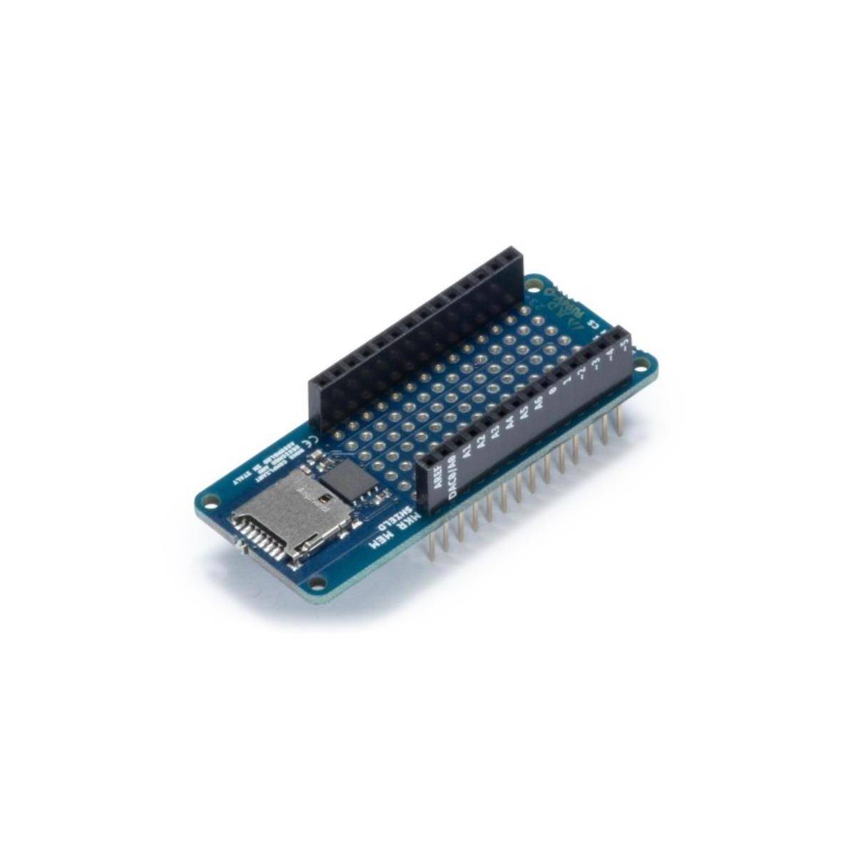 Eine kleine elektronische Leiterplatte mit Stiftleisten und einem SD-Karten-Steckplatz, die für Arduino-kompatible Projekte verwendet wird, um die Funktionalität zu erweitern.
