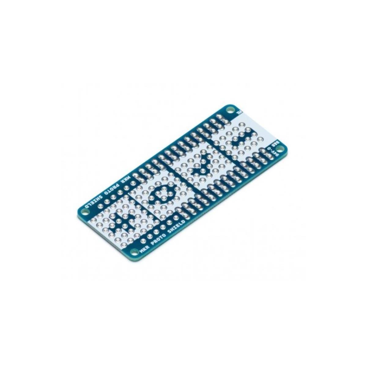 Ein blau-weißes, perforiertes Prototyping-Leiterplattenbrett mit beschrifteten Bereichen für elektronische Komponenten, das zur Erstellung von kundenspezifischen Schaltkreisen verwendet wird.