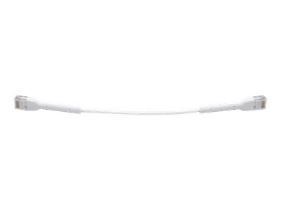 Weißes Ethernet-Kabel mit RJ45-Steckern an beiden Enden.