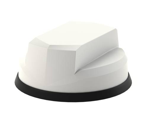 Weißer runder Kuchen mit Zuckerguss und einem herausgeschnittenen Stück, das auf einer schwarzen Basis vor weißem Hintergrund sitzt.