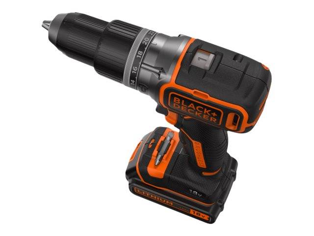 Black and Decker Akku-Bohrschrauber mit Akku, gezeigt in Schwarz und Orange auf weißem Hintergrund.