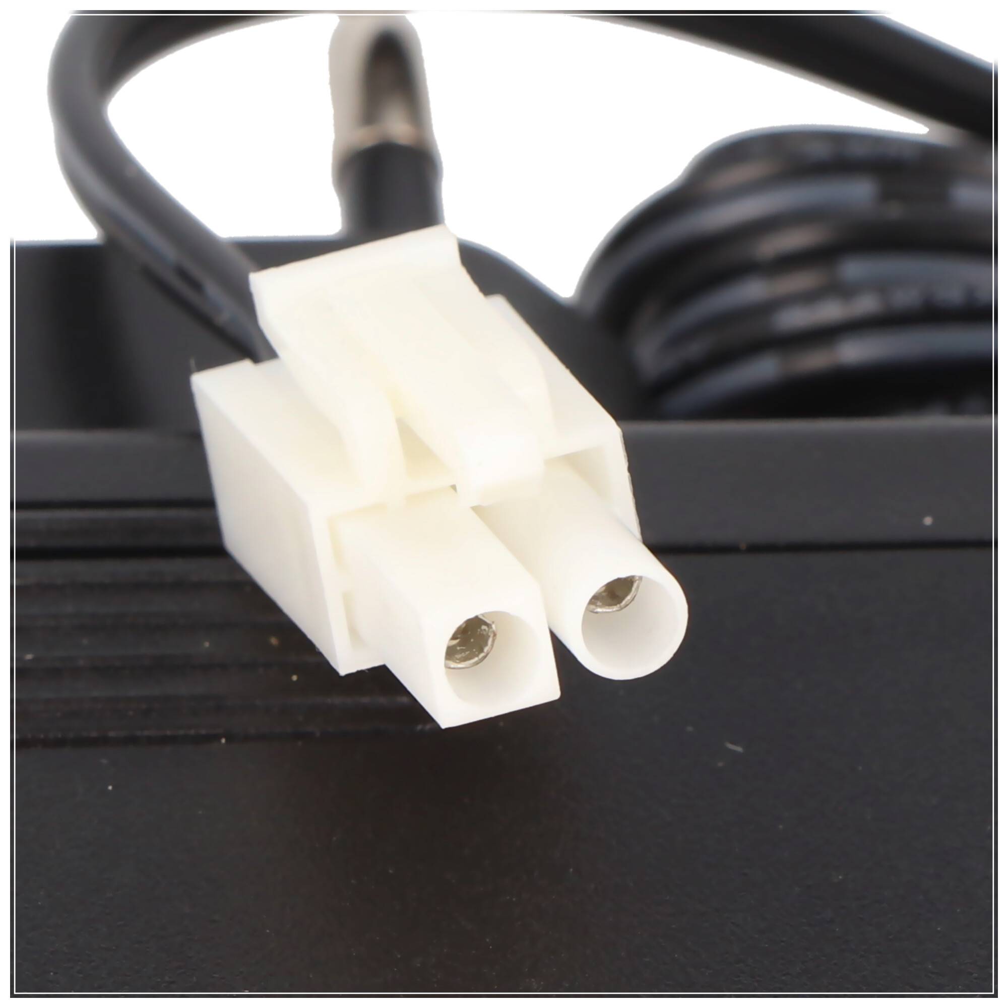 Mini-Stecker mit 9,5 mm Breite, Netzteil nur für RC Akkus mit dem kleineren Mini Tamiya Stecker 4.8V, 250mA