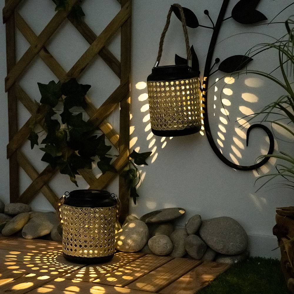 LED Laterne Solar Außen Solarlaterne für Außen Deko Laterne mit LED Stehleuchte Garten Dekoration schwarz braun zum hängen, Bambusoptik, 1x LED Ak