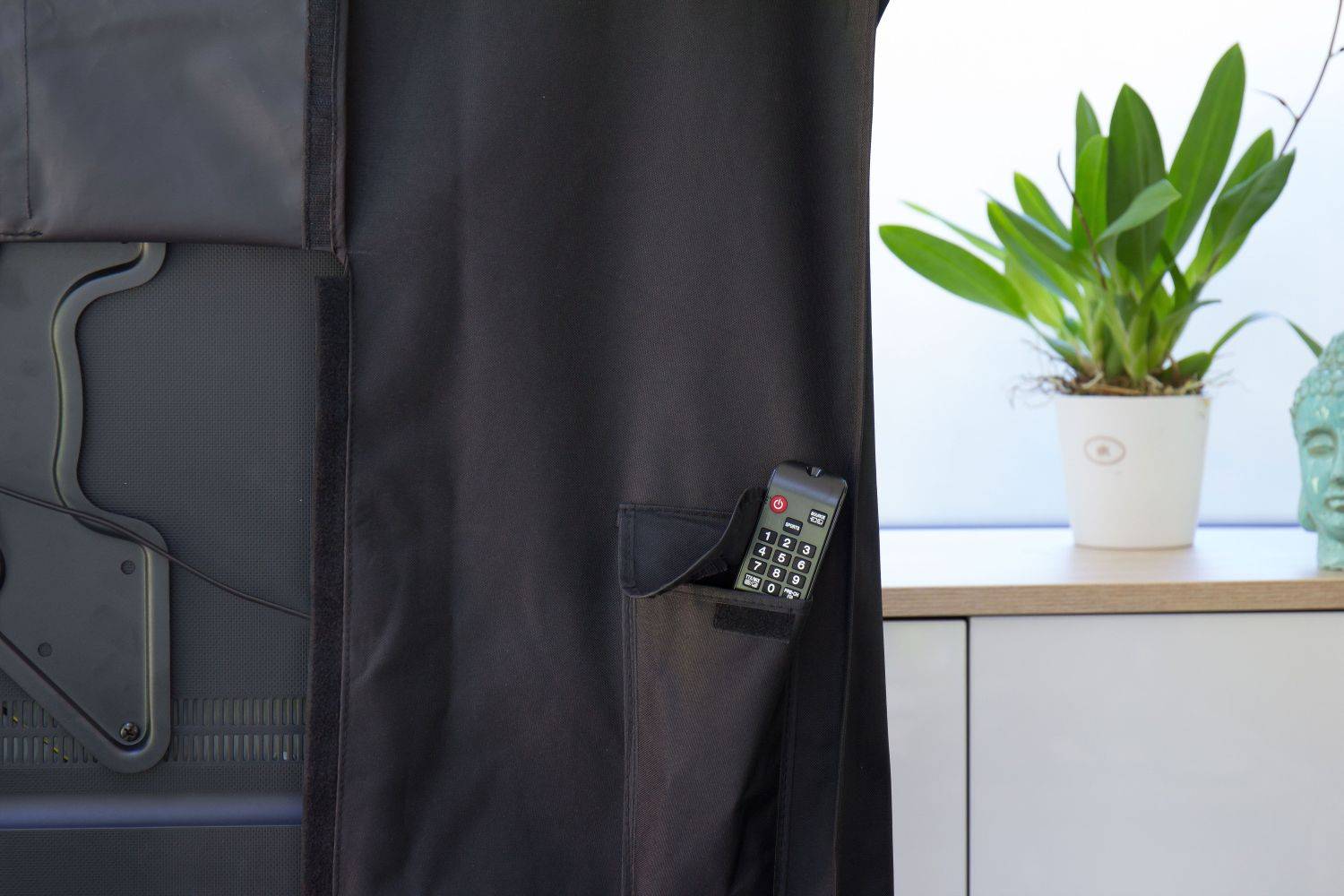 Python® Series TV-Cover Indoor/Outdoor – wetterfester Universalschutz für Ihr TV oder Monitor, 132x84 cm, 55“ bis 58“