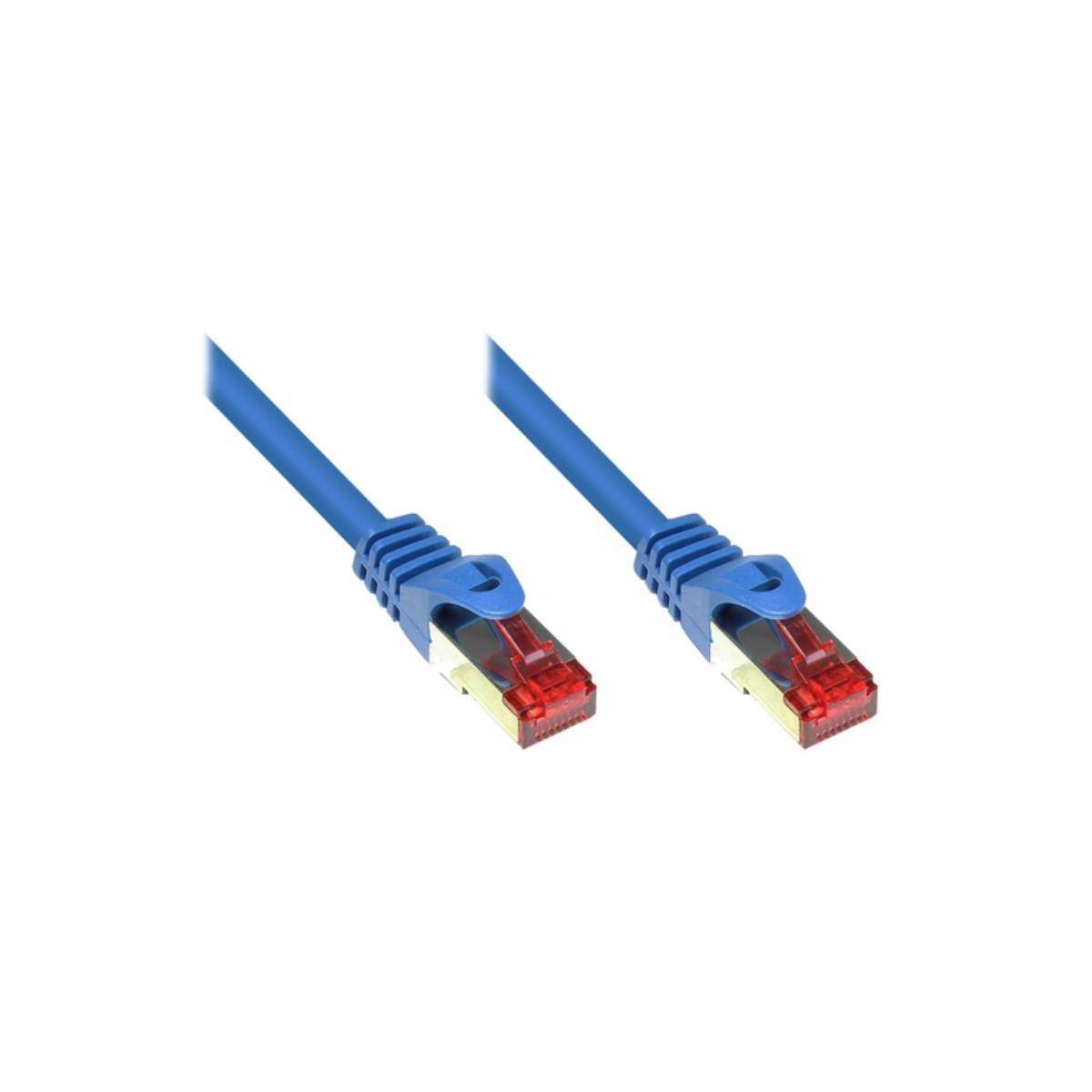 Zwei blaue Ethernet-Kabel mit roten Steckern, mit Fokus auf den metallischen Anschlüssen.