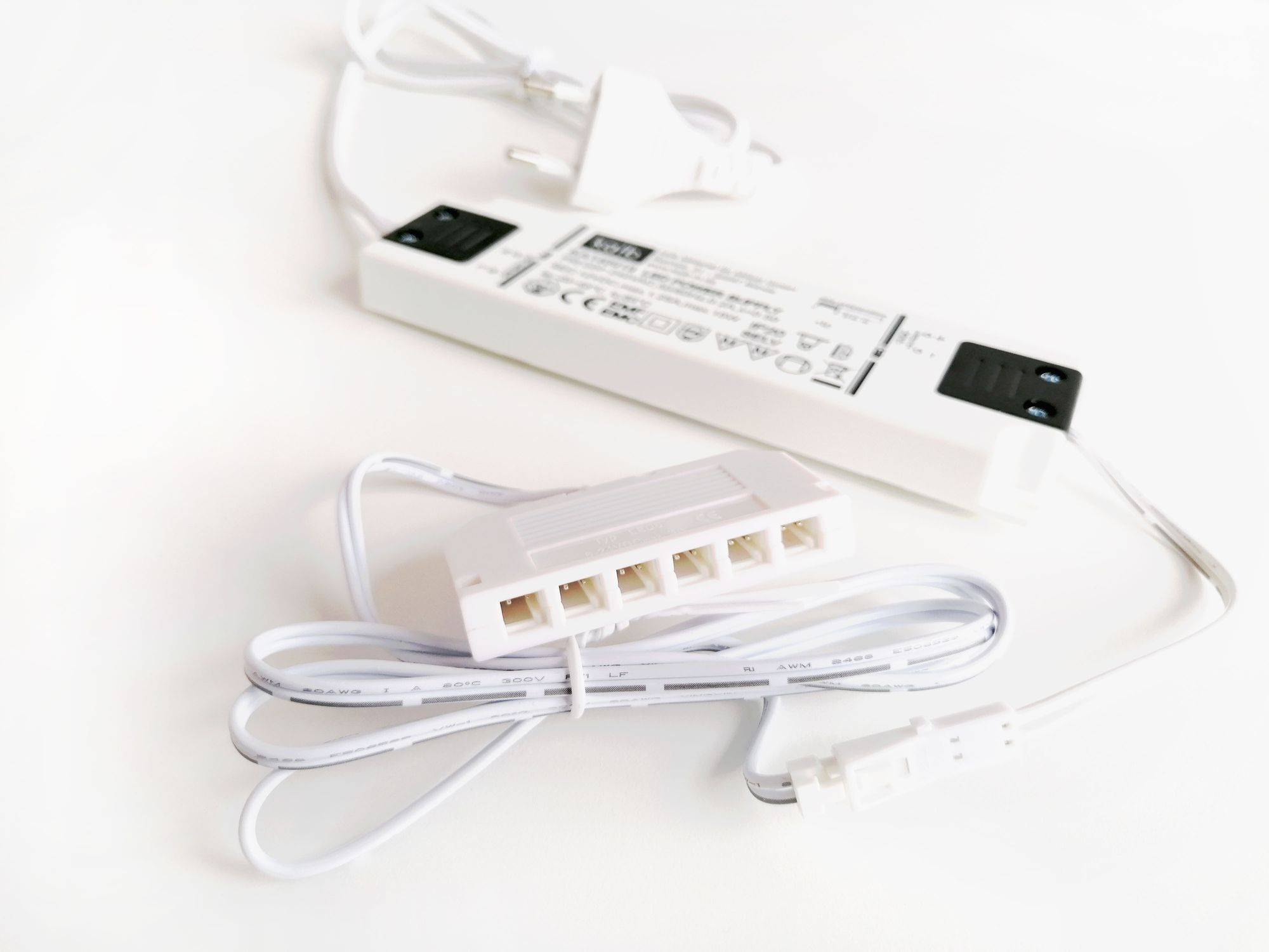 kalb | Flachnetzteil 15W, Kabel weiß, LED-Ministecksystem