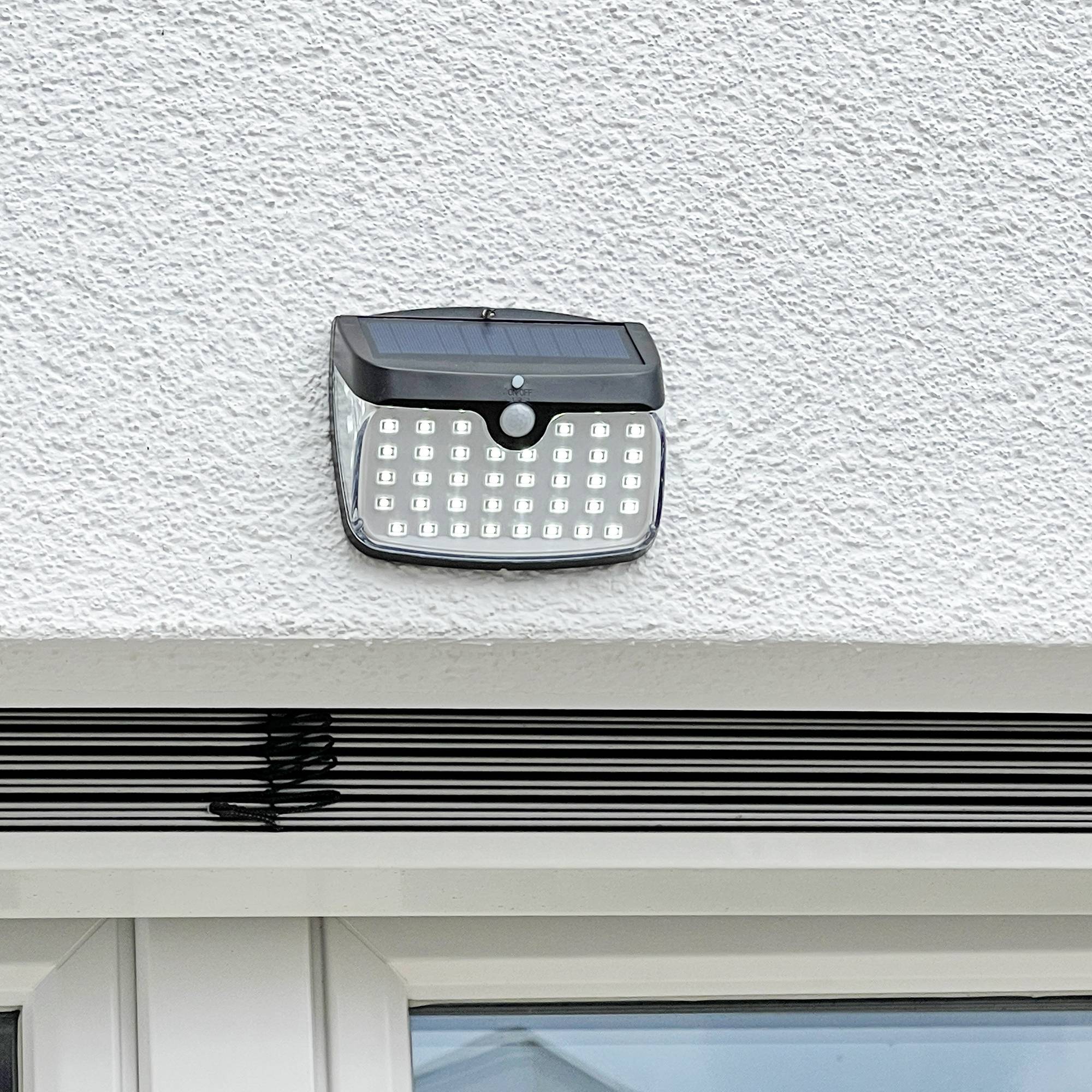 Wandlicht LED Solar Sicherheitslicht inklusive 18650 Li-ion Standard Akku 66,5x18mm, mit Solarpanel