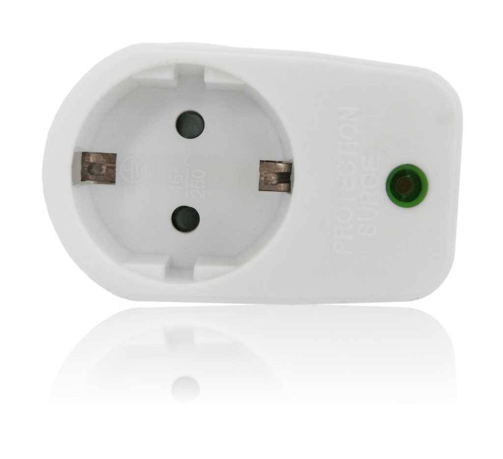 Überspannungsschutzstecker weiß