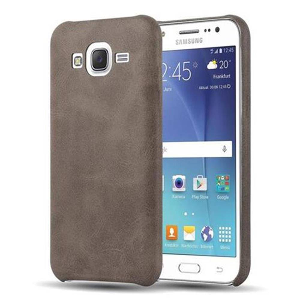 Cadorabo Schutzhülle für Samsung Galaxy J5 2015 Hülle in Braun Hard Case Handyhülle Kunstleder Etui