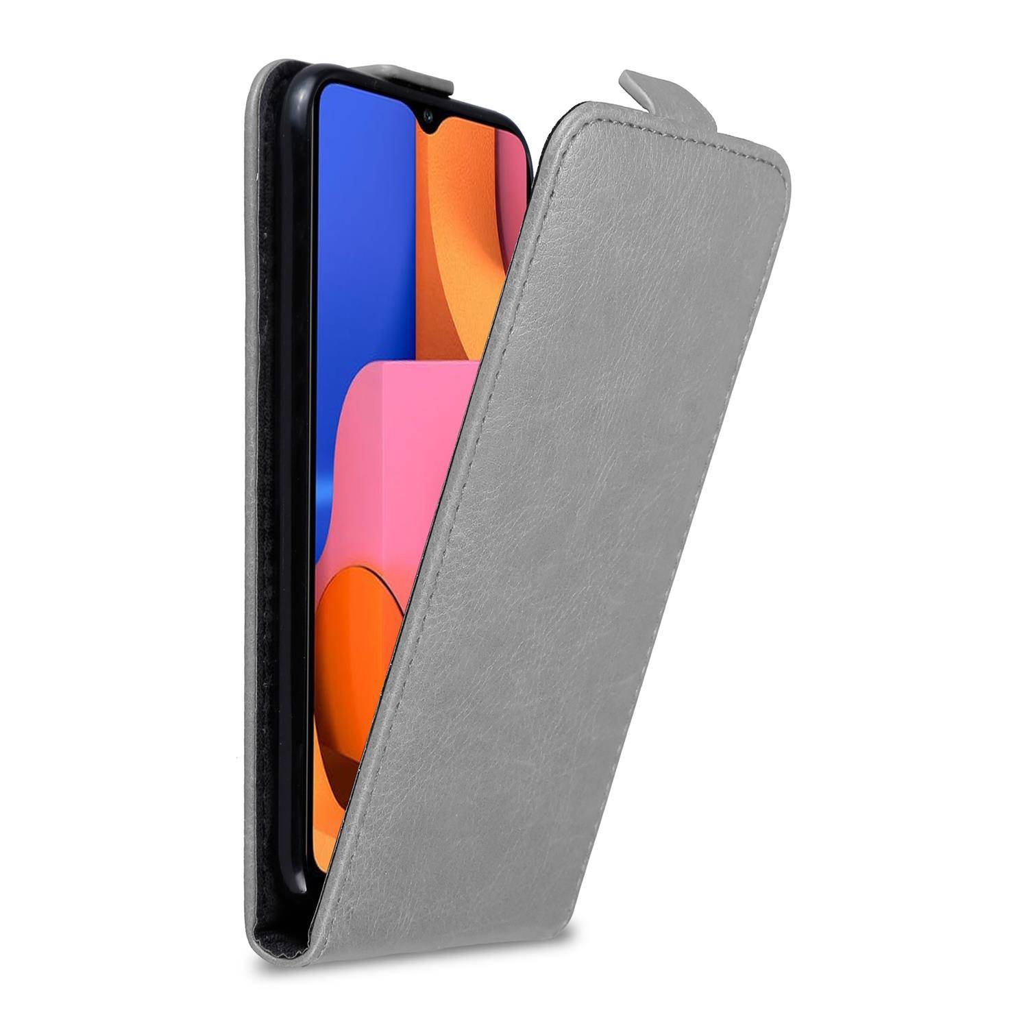 Cadorabo Hülle für Samsung Galaxy A20s Schutz Hülle in Grau Flip Etui Handyhülle Case Cover