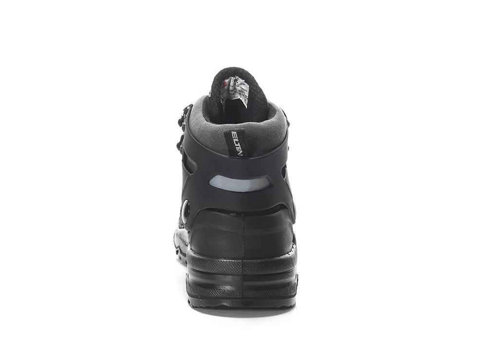 Ein schwarzer High-Top-Turnschuh, von hinten gezeigt, mit elegantem Design, einem reflektierenden Streifen und einem 'ELEVEN'-Etikett auf der Rücklasche.