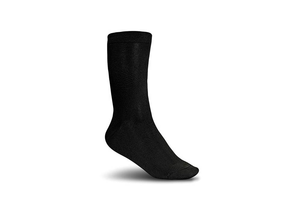 Schwarze Socke in Wadenlänge, vor einem schlichten weißen Hintergrund abgebildet, wodurch ihr schlankes und einfaches Design hervorgehoben wird.