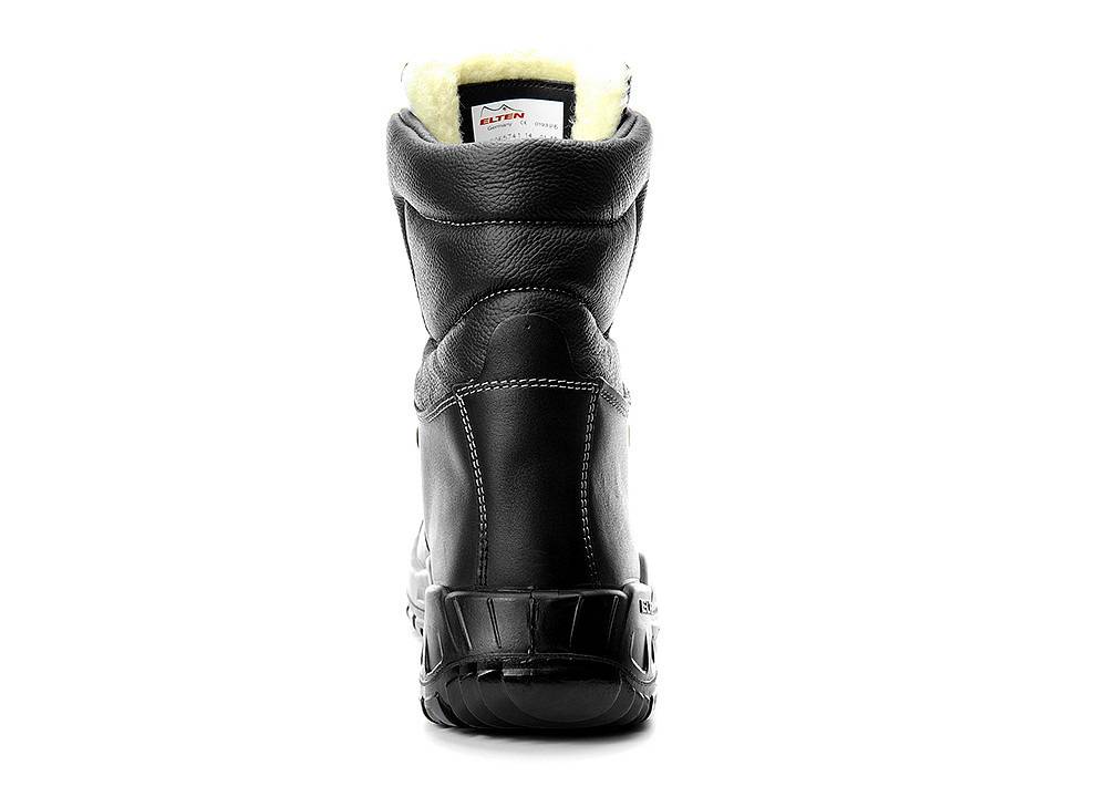 Ein schwarzer Winterstiefel, von hinten betrachtet, der seinen hohen Schaft und das robuste Sohlendesign zeigt, geeignet für kaltes Wetter und Outdoor-Aktivitäten.