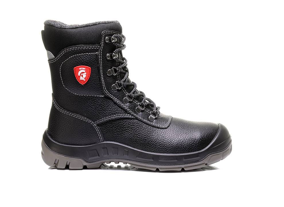 Ein schwarzer Leder-Arbeitsschuh mit Schutzstahlkappe, strapazierfähiger Sohle, präziser Nahtführung, Metalldurchzügen und einem Logo an der Seite.