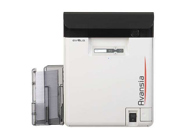 Weißer Evolis-Kartendrucker mit seitlichem Eingabefach und Bedienfeld auf der Vorderseite auf neutralem Hintergrund.