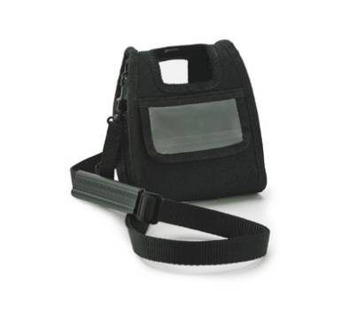 Schwarze Schultertasche mit verstellbarem Riemen und transparenter Vordertasche auf weißem Hintergrund.