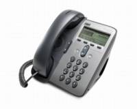 Ein graues Bürotischtelefon mit Hörer, Tastenfeld und Display, dargestellt auf weißem Hintergrund.