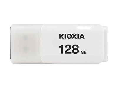 Weiß KIOXIA 128 GB USB-Stick auf einfachem Hintergrund.
