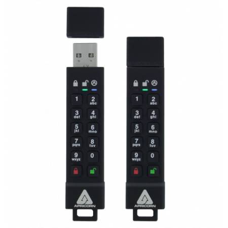 Zwei schwarze USB-Tastatur-Sicherheits-Dongles, einer mit entfernter Kappe, um den USB-Stecker zu zeigen.