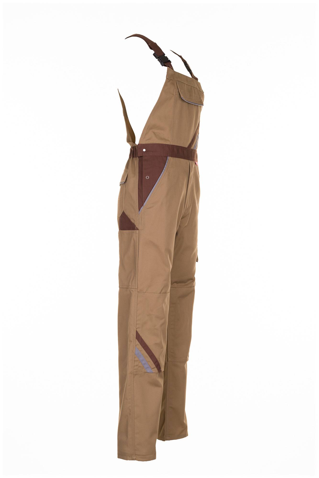 Beige-farbene Arbeitslatzhose oder Werkschürze mit braunem Besatz auf weißem Hintergrund, mit verstellbaren Schultergurten und seitlichen Taschenelementen.