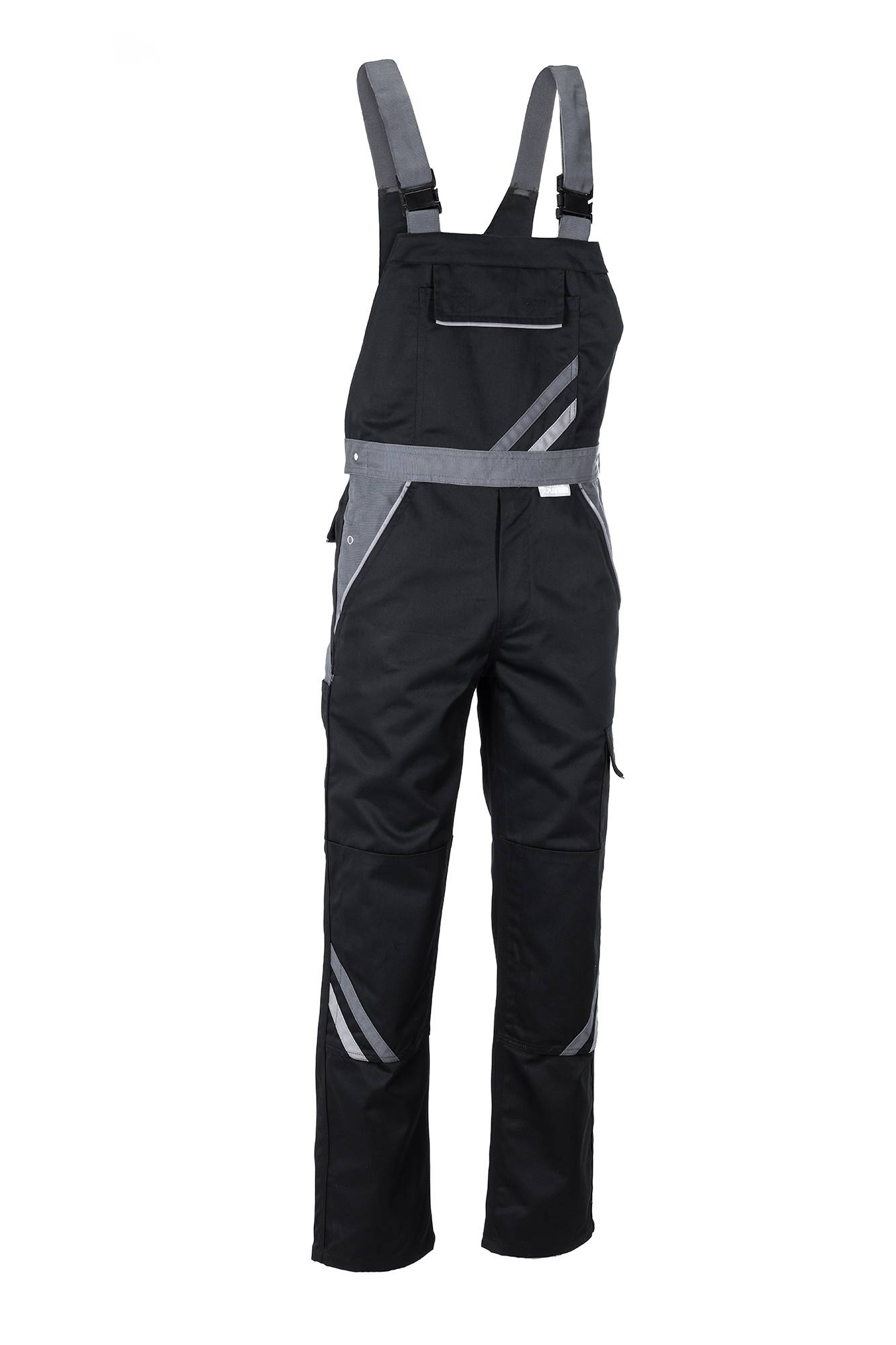 Schwarze Latzhose mit reflektierenden grauen Akzenten und Trägern, Vorderansicht auf weißem Hintergrund.