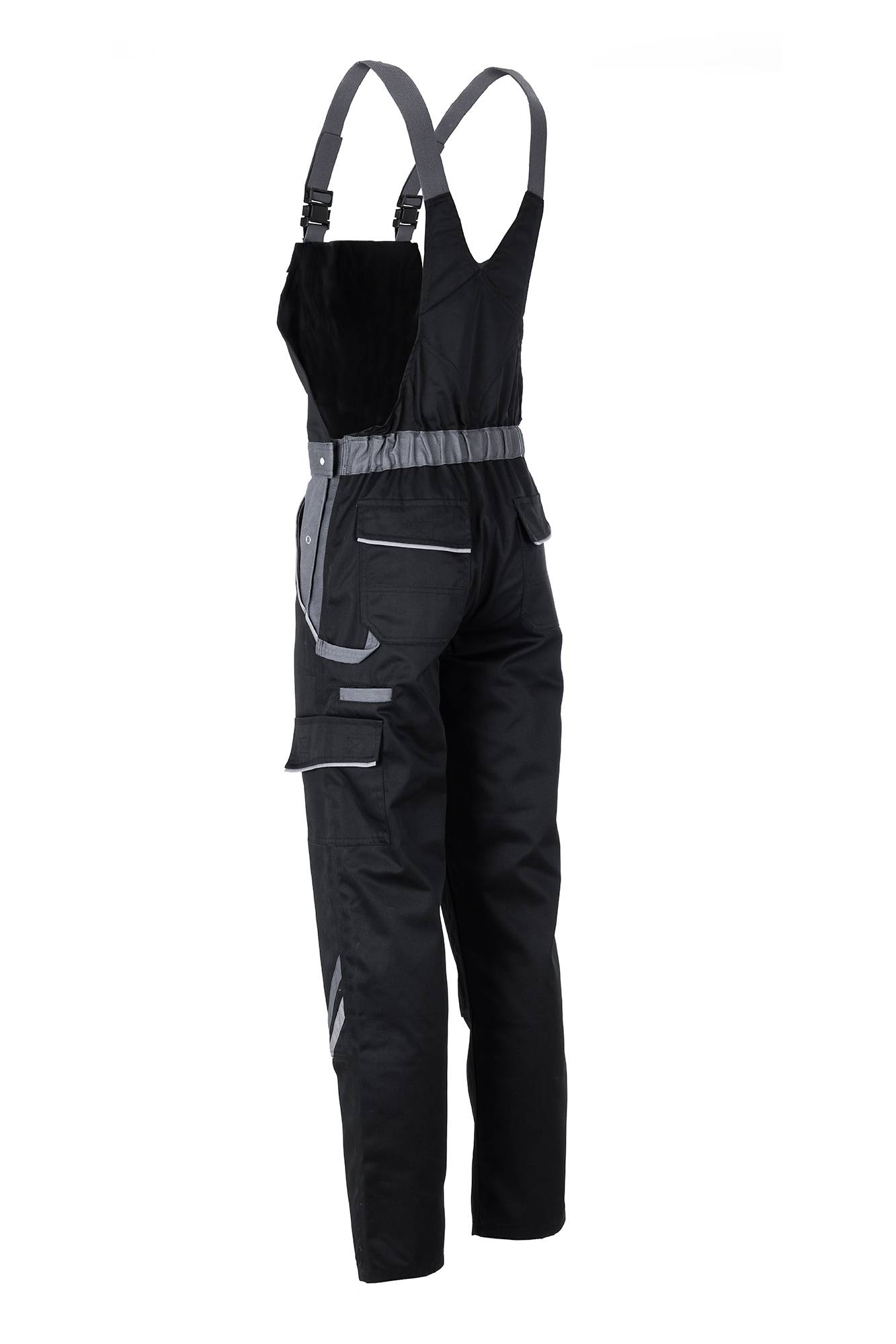 Schwarze Arbeitslatzhose mit Hosenträgern, Seitentaschen und reflektierendem Besatz auf weißem Hintergrund.