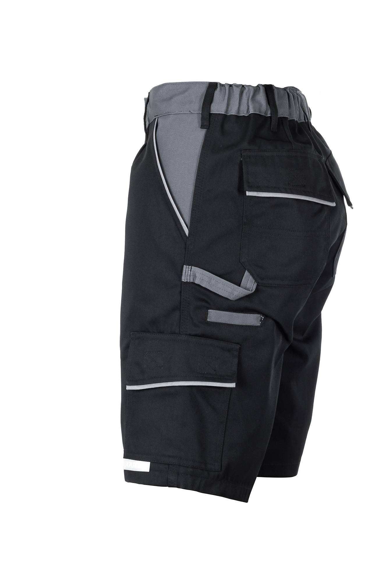 Schwarze und graue Cargo-Arbeitshorts mit reflektierendem Besatz, Seitentaschen und elastischem Bund auf weißem Hintergrund.