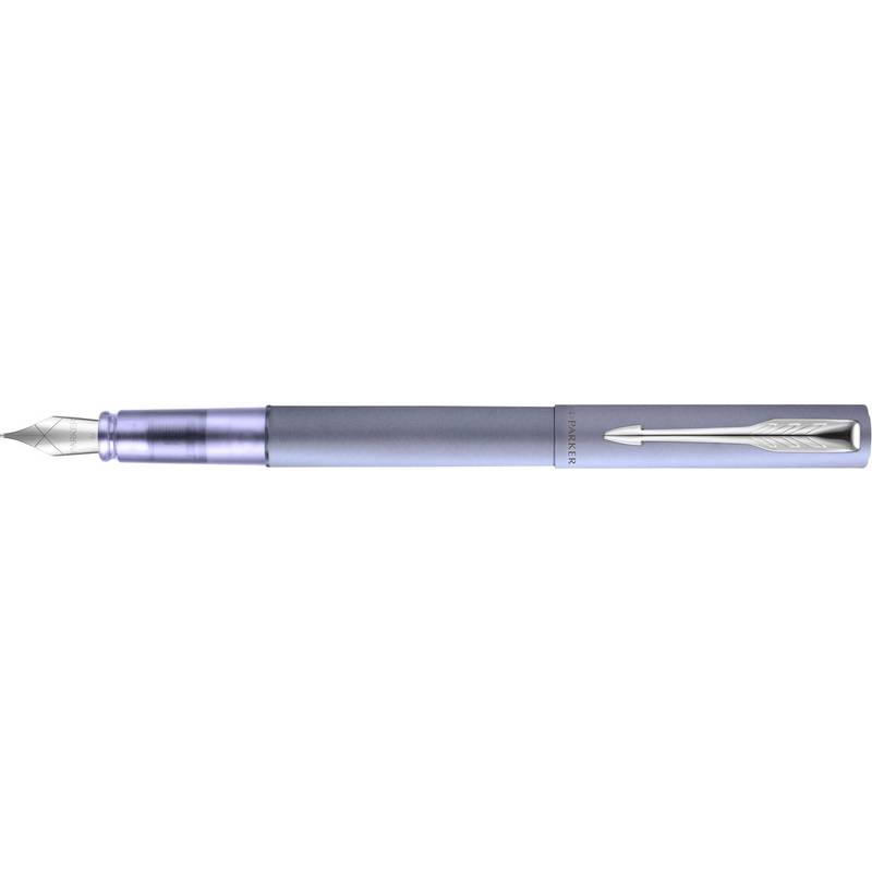 Silberner Füller mit transparentem Nib-Bereich und Clip, horizontal auf weißem Hintergrund gezeigt.