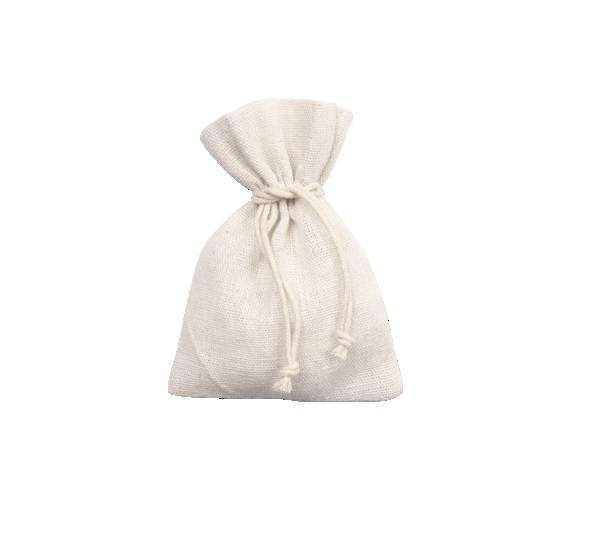 Kleine cremefarben Stofftasche mit Kordelzug, zentriert auf einfachem weißem Hintergrund.