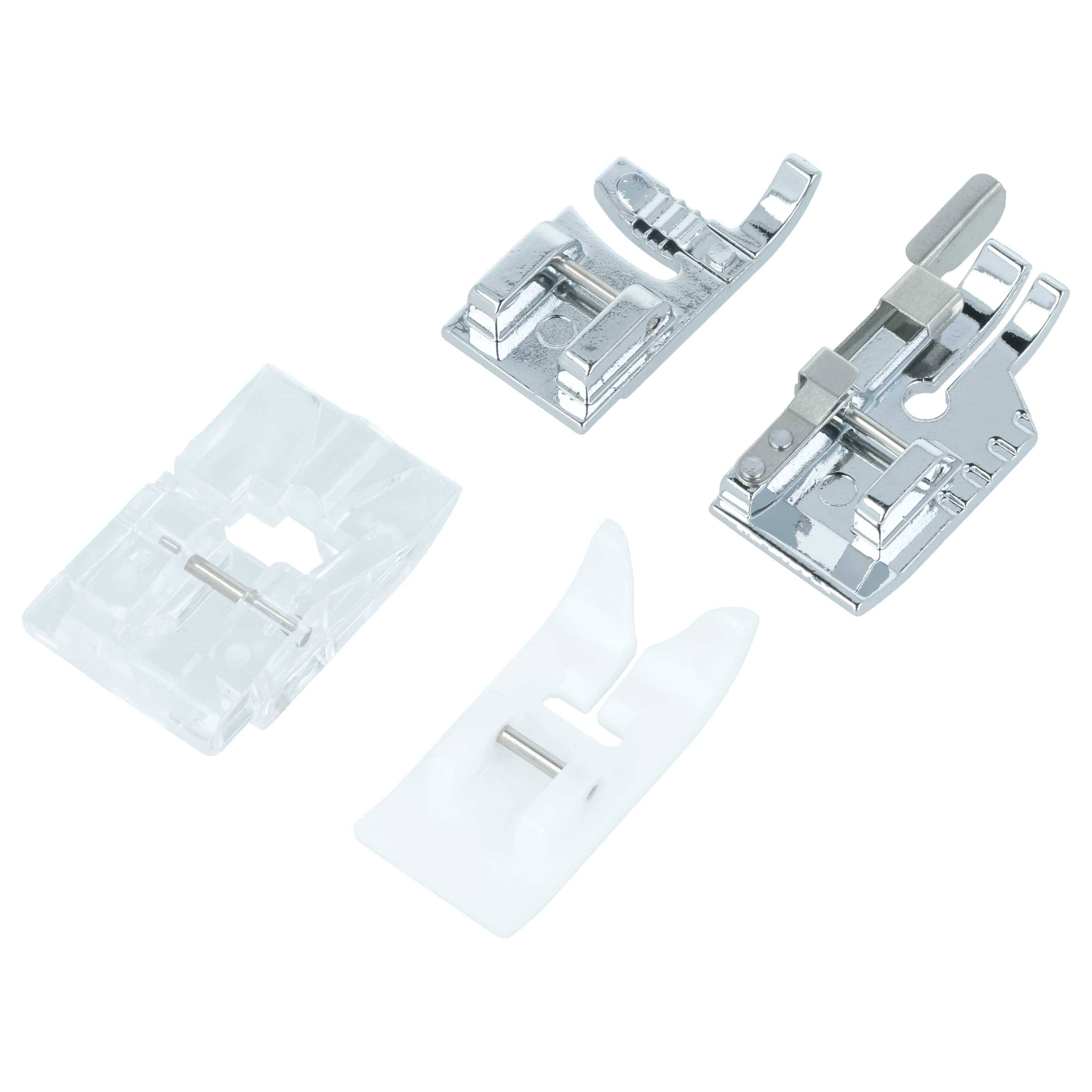 Vier Nähmaschinen-Nähfüße sind paarweise angeordnet. Zwei sind aus Metall gefertigt, und zwei sind aus durchsichtigem Kunststoff gefertigt.