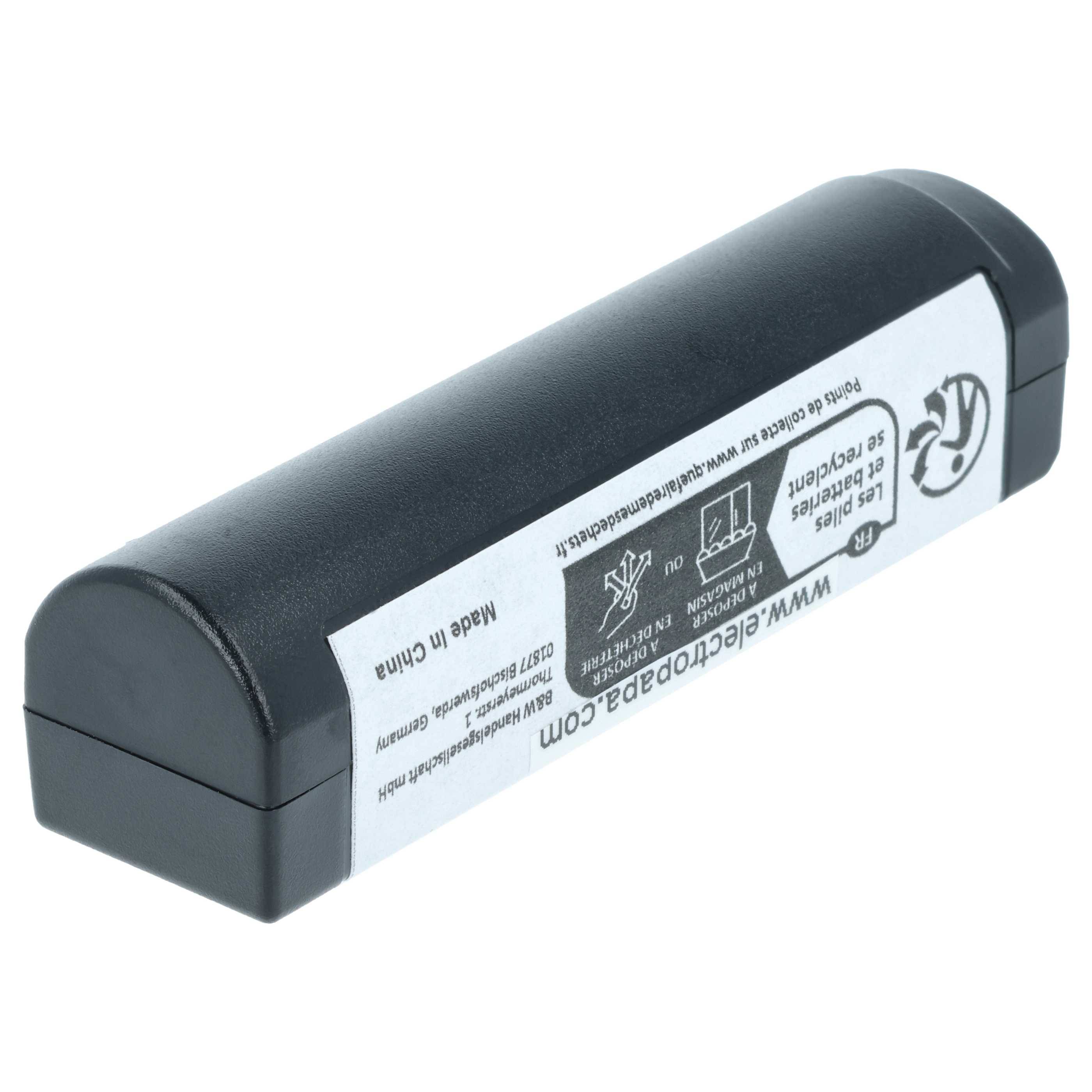 Eine schwarze rechteckige wiederaufladbare Batterie mit einem weißen Etikett, das Recycling-Symbole und Website-Informationen zeigt.